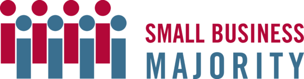 Logotipo de la Mayoría de Pequeñas Empresas con una hilera de líneas verticales rematadas con puntos que recuerdan a personas, en rojo y azul, con la inscripción "Small Business Majority".